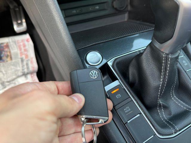 VOLKSWAGEN Tiguan 2.0 TDI R-Line TETTO APRIBILE