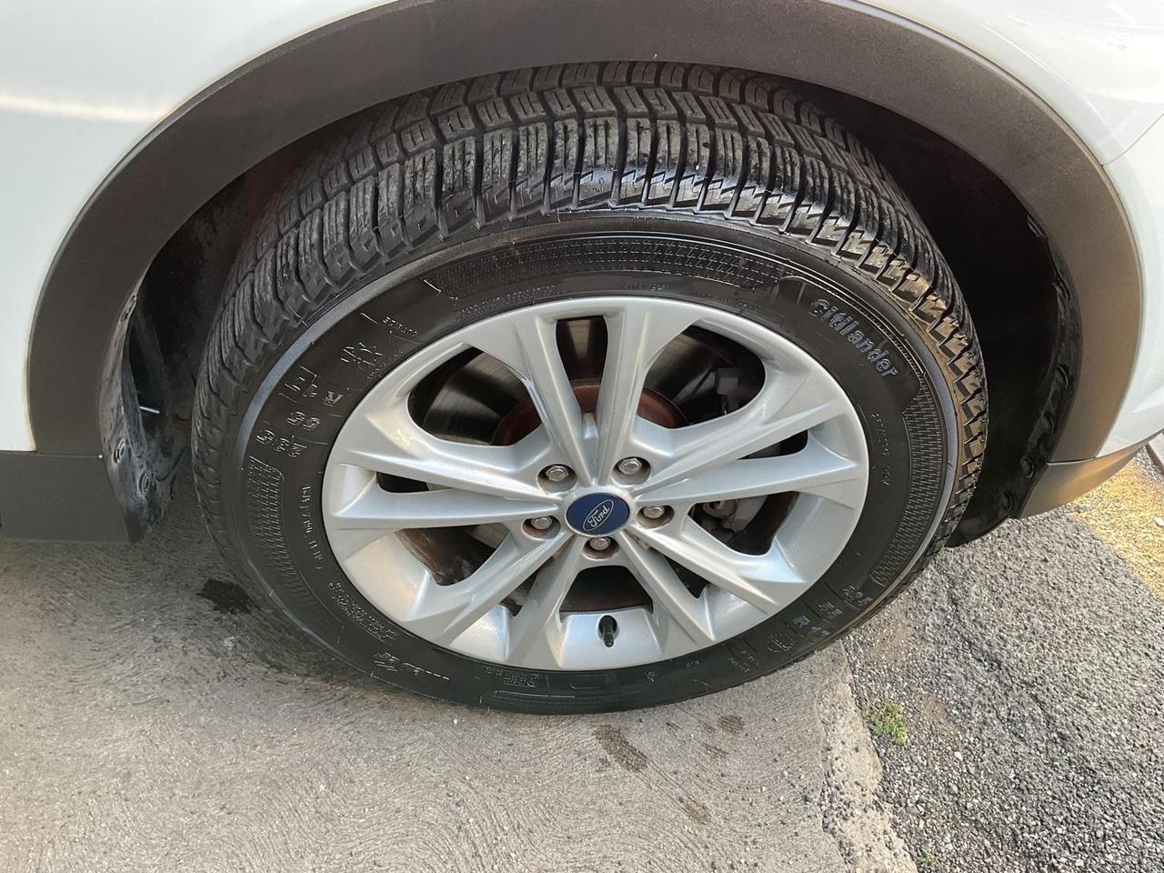 Kuga 1.5 TDCI 120 CV-2WD-titanium-unipro