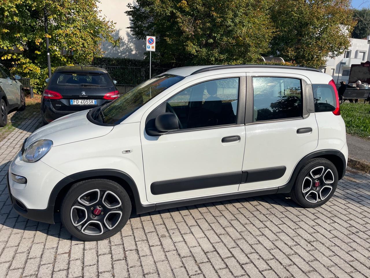 Fiat Panda 1.0 FireFly S&S Hybrid Sport NEOPATENTATI
