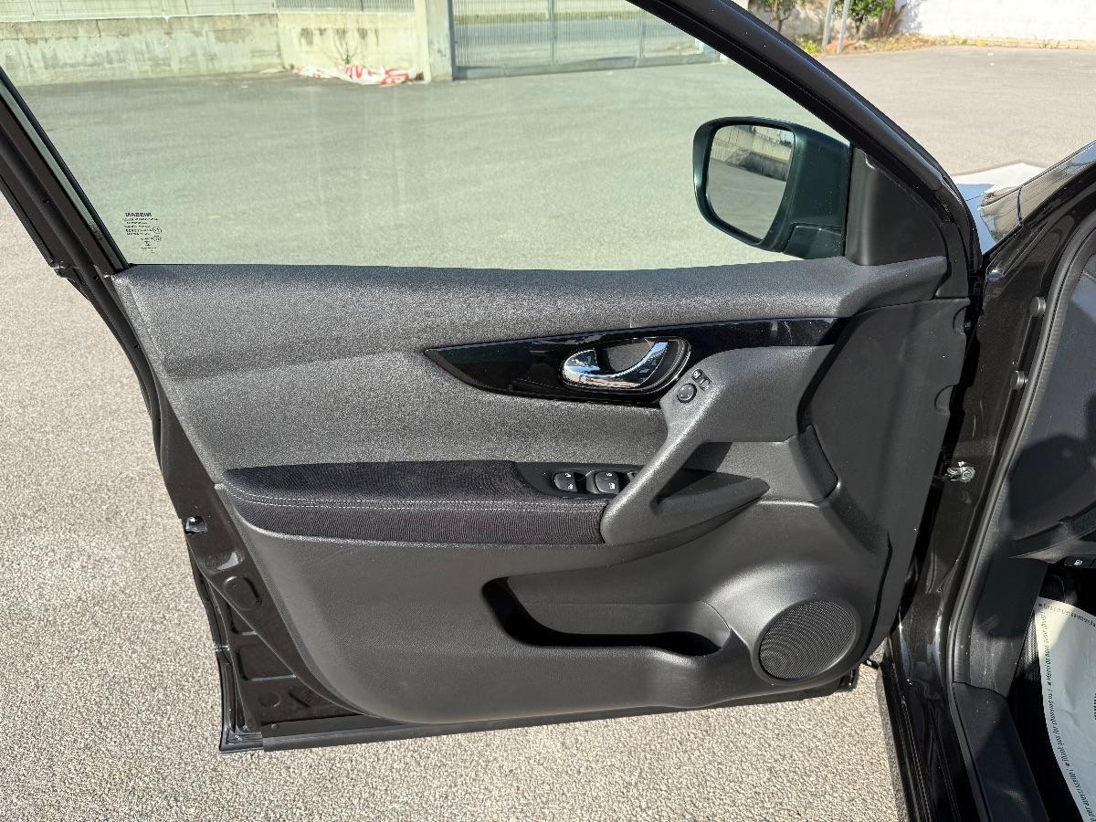 NISSAN - Qashqai - 1.7 dCi 150 CV N-Connecta; Tetto Panoramico; Navigatore; Telecamera 360°;