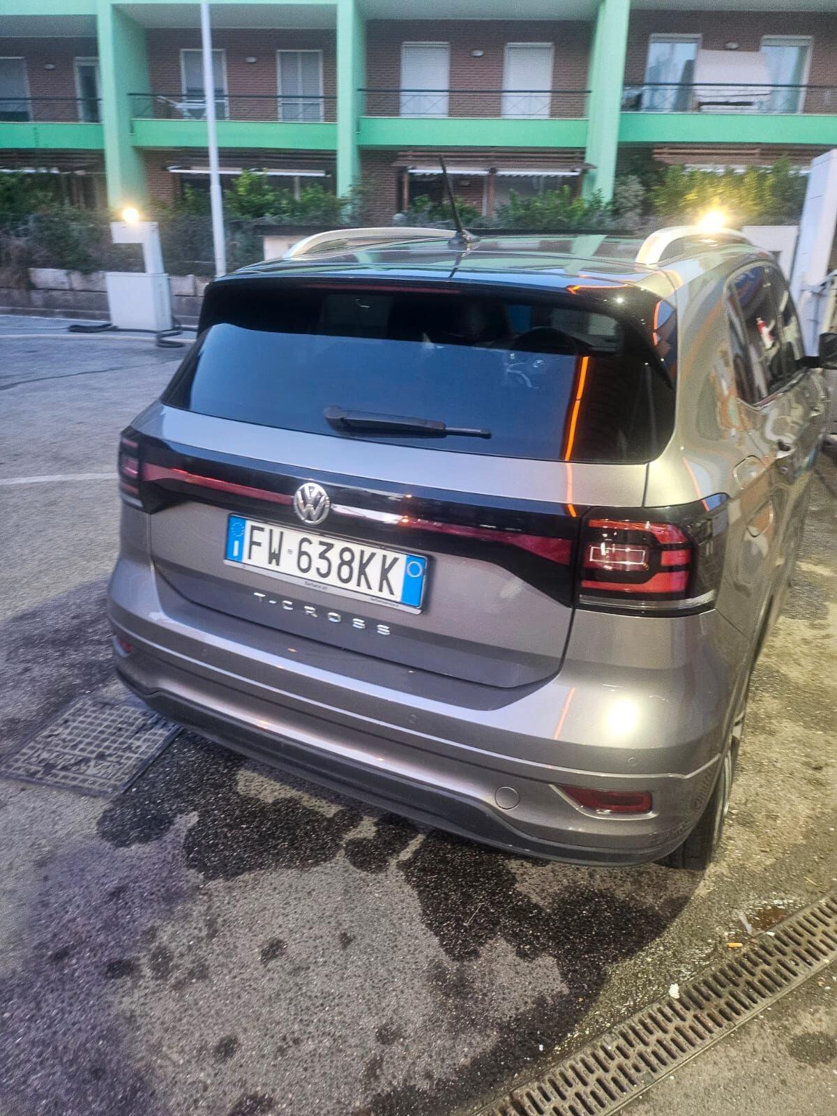 Volkswagen T-Cross 1.0 Benzina 115cv R-Line Navigatore