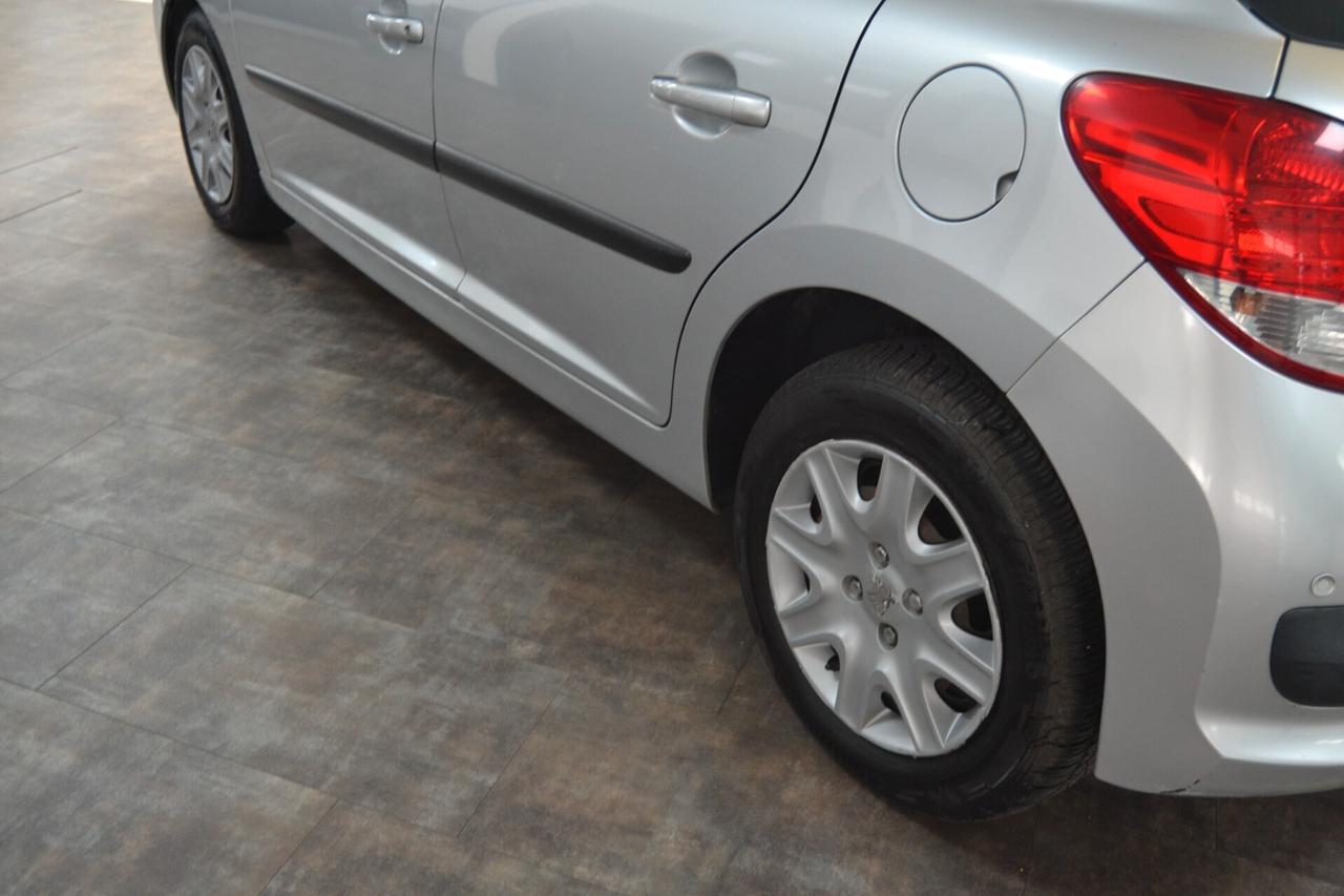Peugeot 207 1.4 8V 75CV 5p. X Line ECO GPL