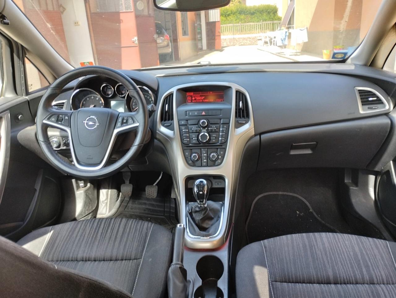 Opel Astra 1.4 100CV 5 porte Cosmo