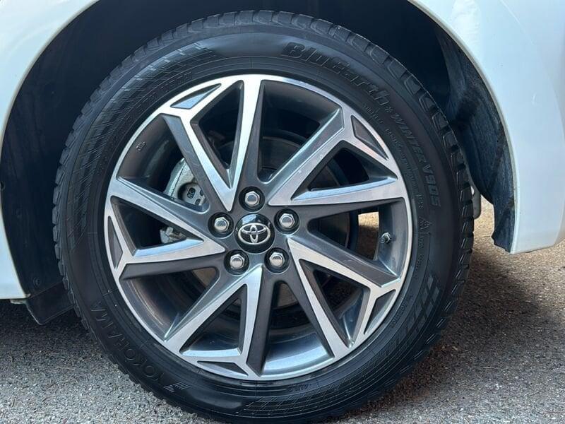 Toyota Yaris Hybrid Trend MY22