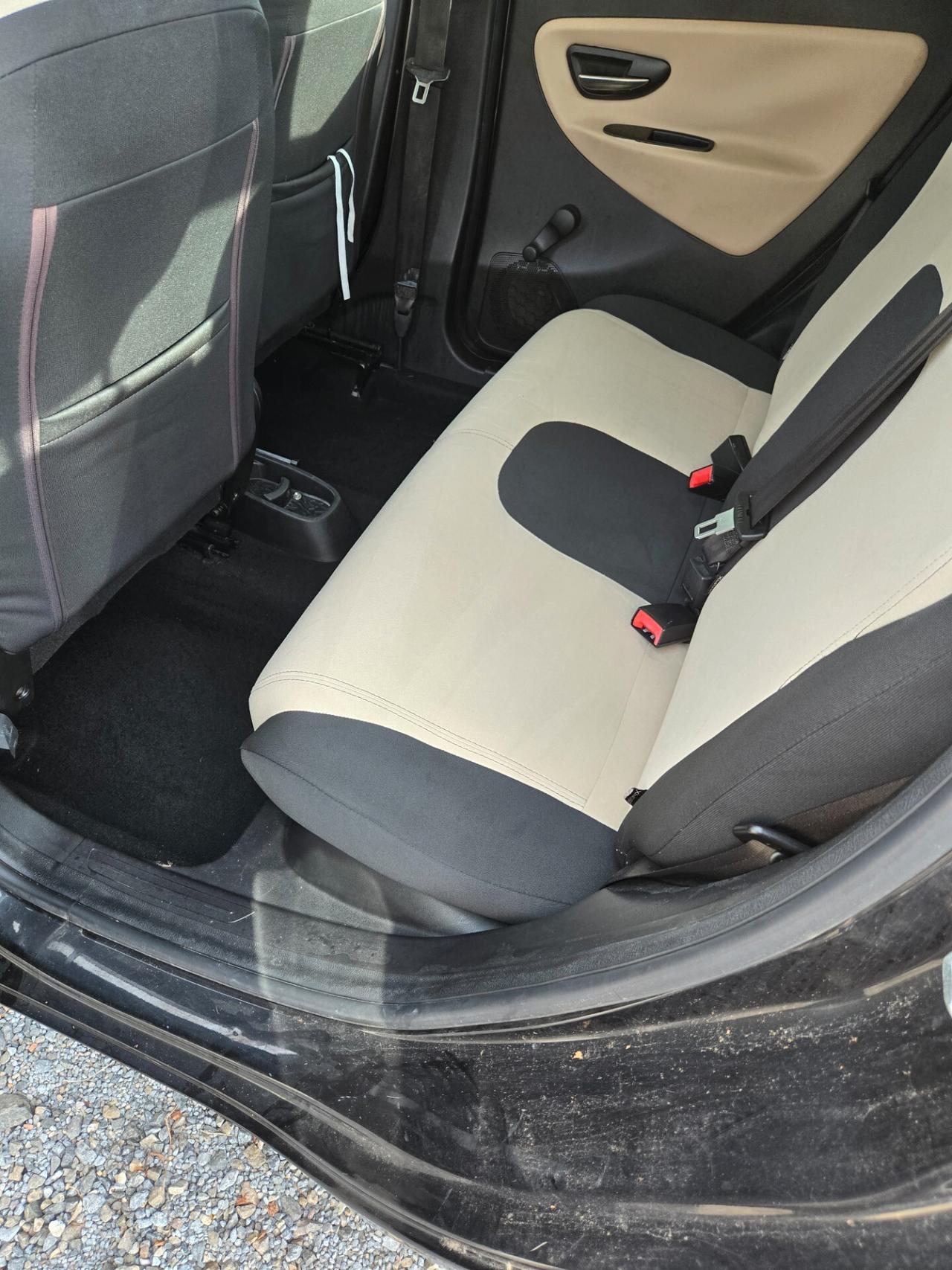 Lancia Ypsilon 1.3 MJT 16V 95 CV 5 porte S&S Silver