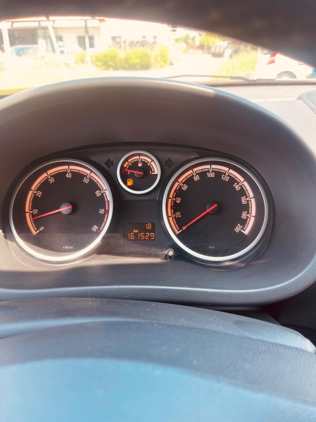 Opel Corsa 1.2 5 porte Elective