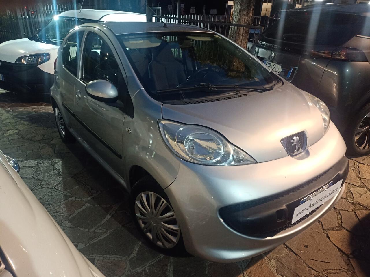 Peugeot 107 1.0 68CV 5p. Sweet Years CAMBIO AUTOMATICO