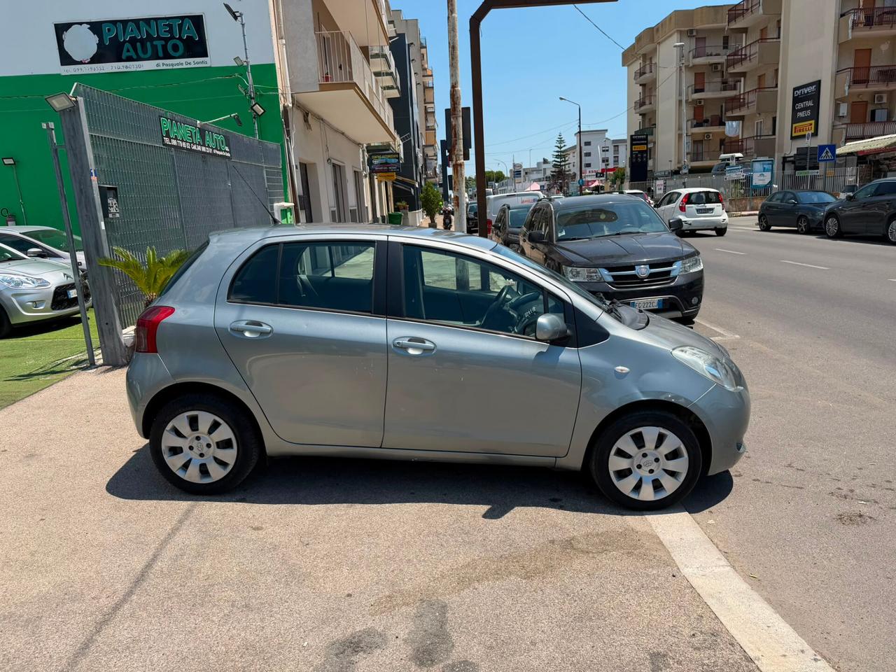 Toyota Yaris 1.0 5 porte Sol