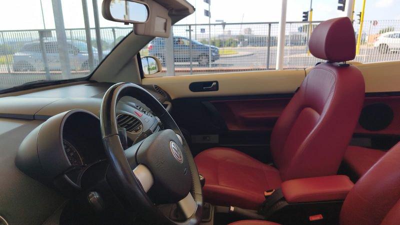 Volkswagen New Beetle New Beetle Cabrio 1.6 limited Red Edition