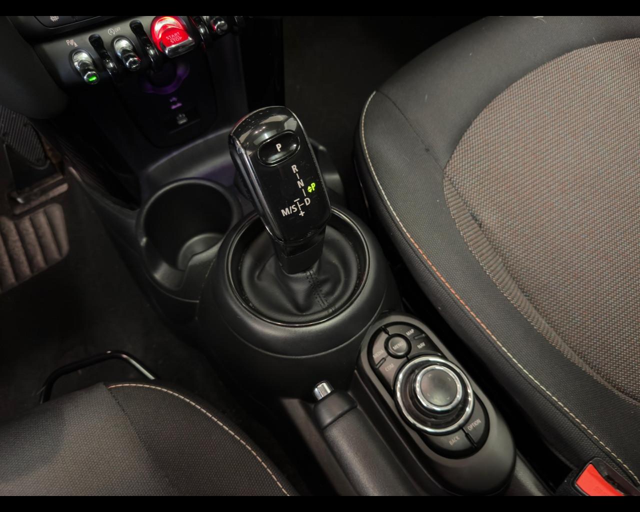 MINI Mini 4ª serie (F56) - Mini 1.5 Cooper Essential