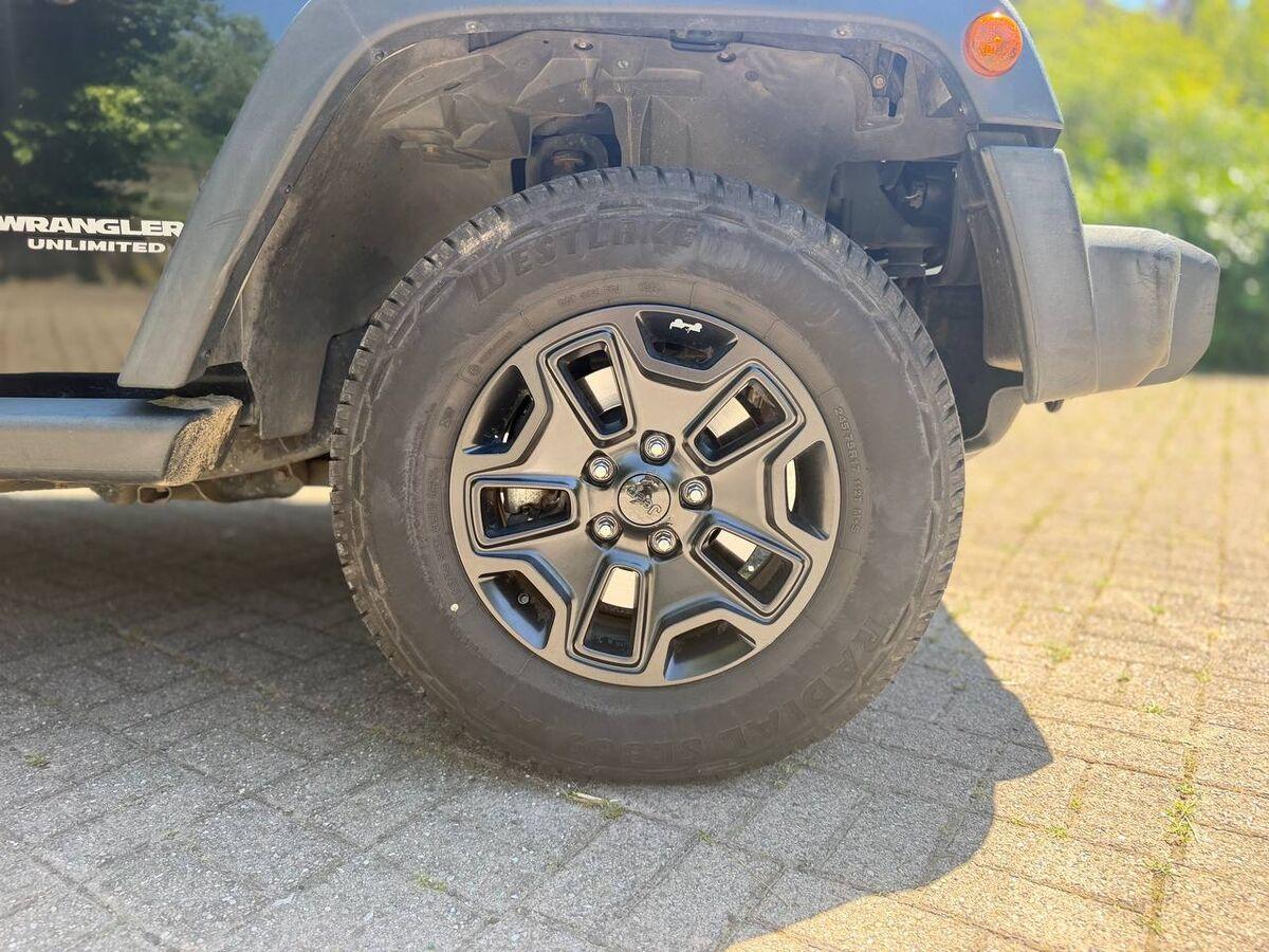 Jeep Wrangler Unlimited 2.8 crd Sahara auto