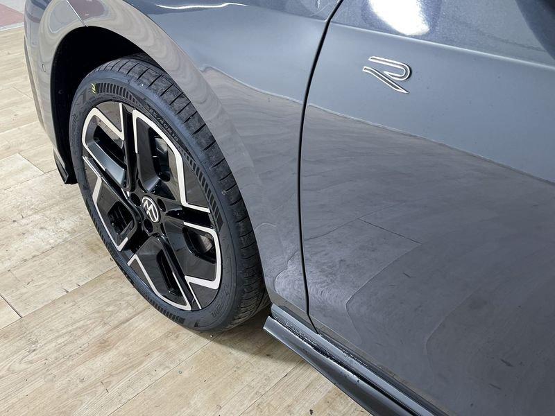Volkswagen Golf Golf 1.5 etsi R-Line Plus 150cv dsg