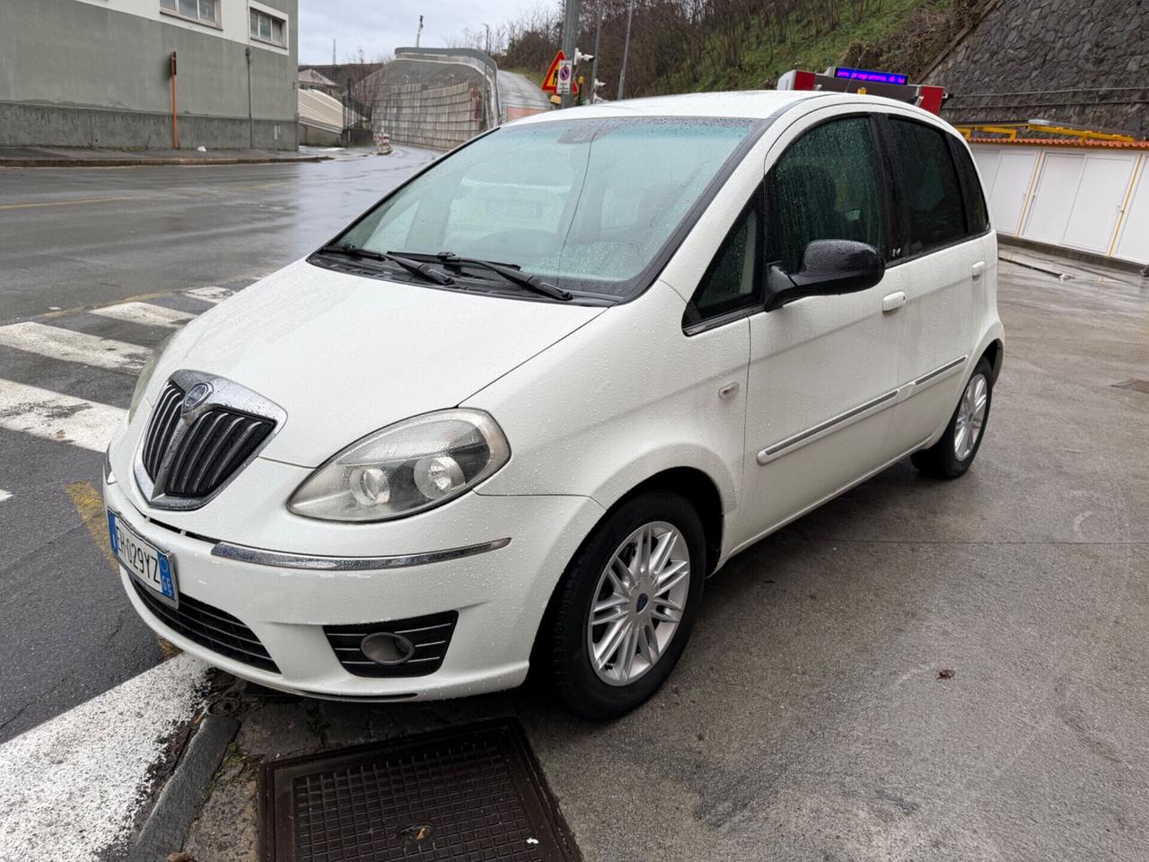 LANCIA MUSA 1.4 NEOPATENTATI KM 89 MILA !!