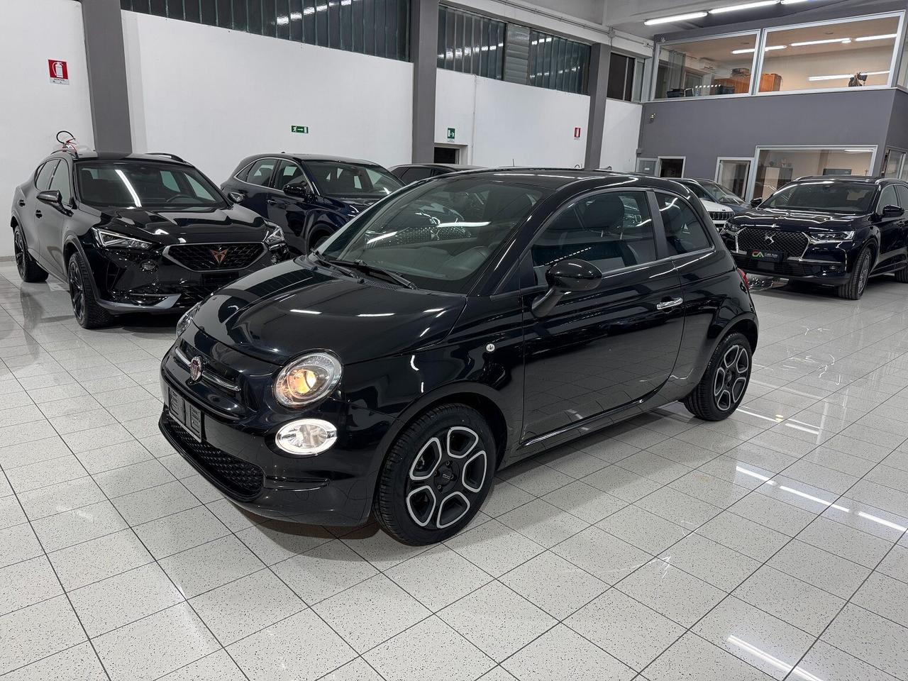 500 1.0 Hybrid CLUB CAR PLAY PARI NUOVO