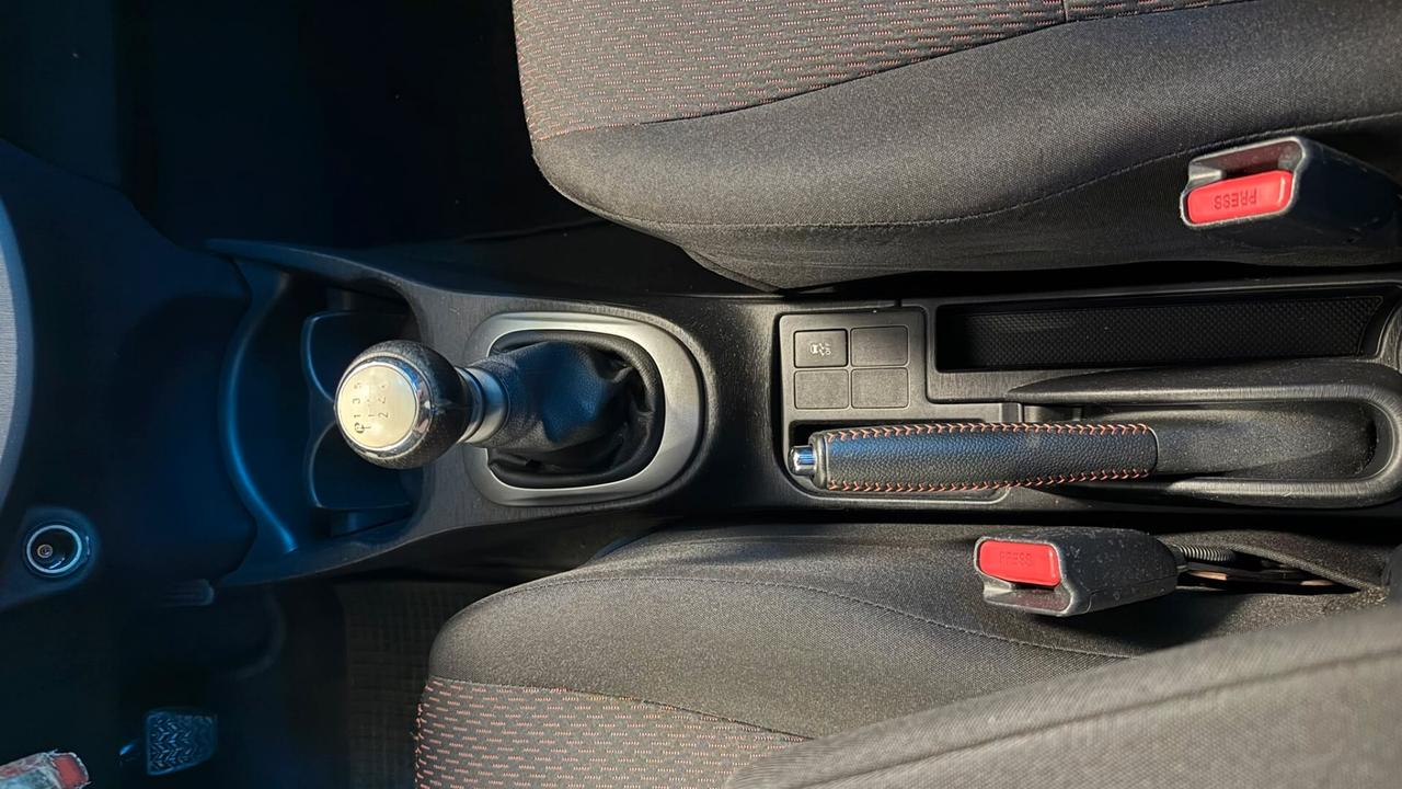 TOYOTA YARIS 1.4 D 5 PORTE LOUNGE 2014