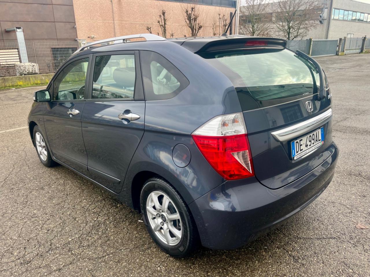 Honda FR-V 1.7benz 2006 124.000km 6posti pefetta