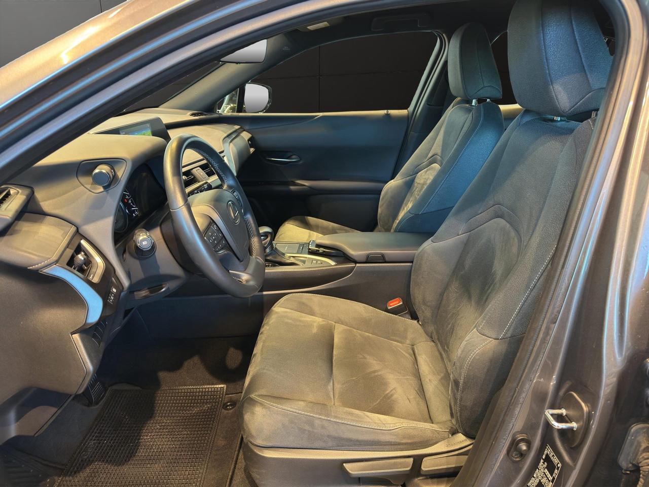Lexus UX 250h 2.0 Business 2wd cvt my20