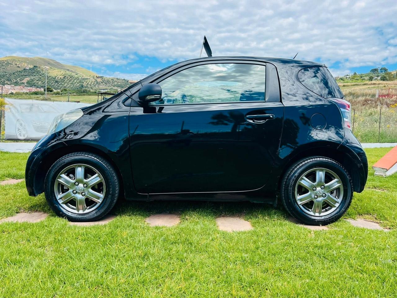 TOYOTA iQ 1.0 BENZINA AUTOMATICA