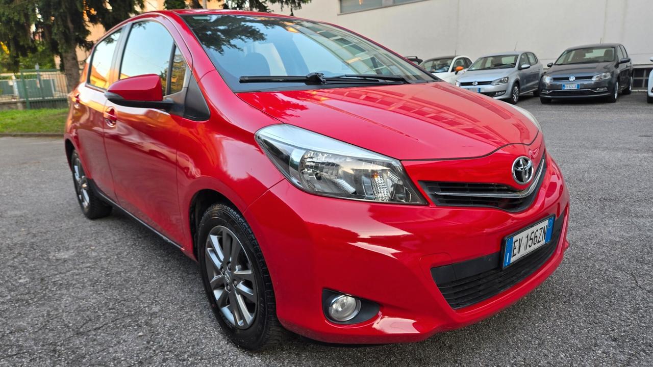 Toyota Yaris 1.0 5 porte Lounge