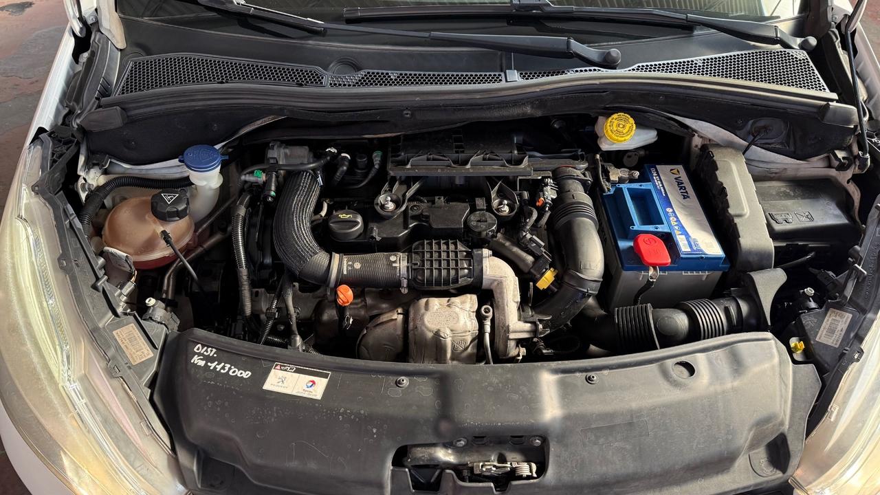 Peugeot 208 1.4 HDi 68 CV 5 porte Allure