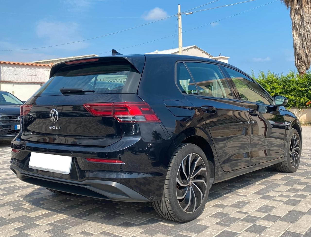 Volkswagen Golf 8 Life 2.0 TDI 116CV DSG