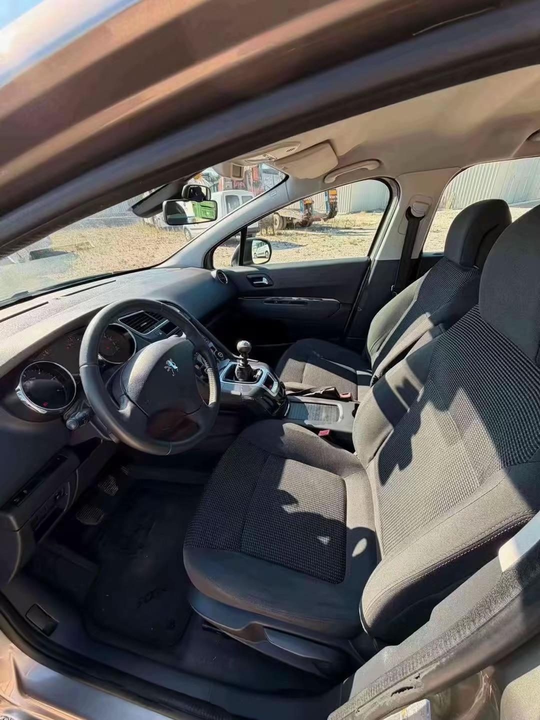 Peugeot 5008 1.6 HDi 115CV Business