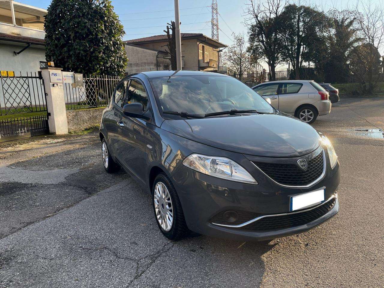 Lancia Ypsilon 1.2 69 CV 5 porte Platinum per Neopatentati 2016
