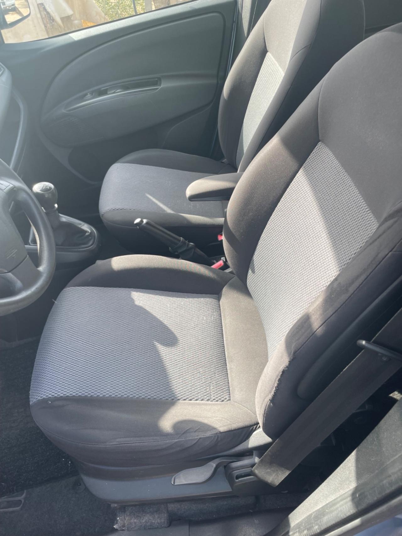 Fiat Doblo N 1 5 posti 2,0 diesel