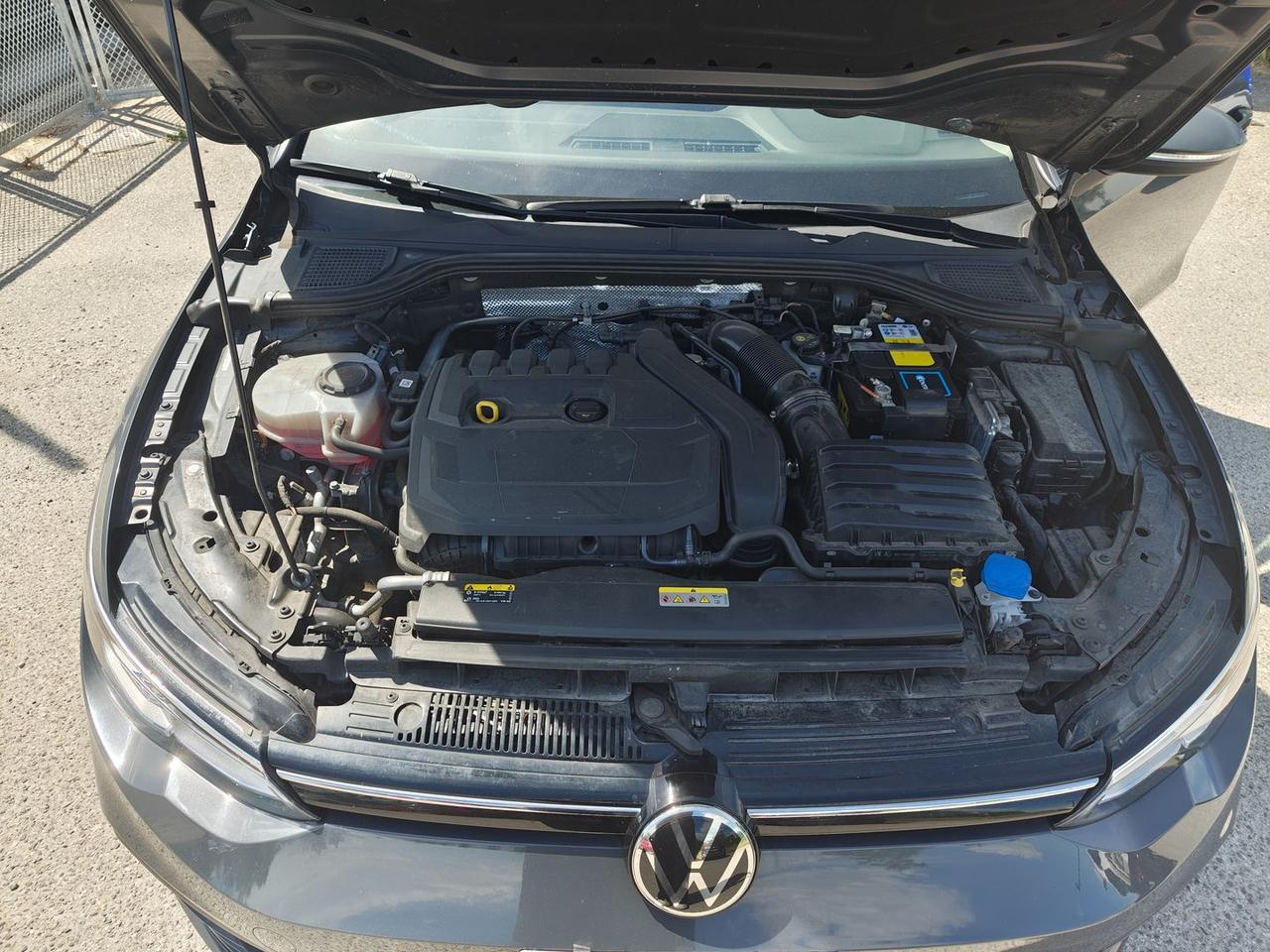 Volkswagen Golf Life 1.5 eTSI MHEV #11253
