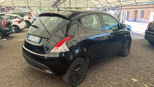 Lancia Ypsilon 1.2 69 CV 5 porte GPL Ecochic Black and Noir