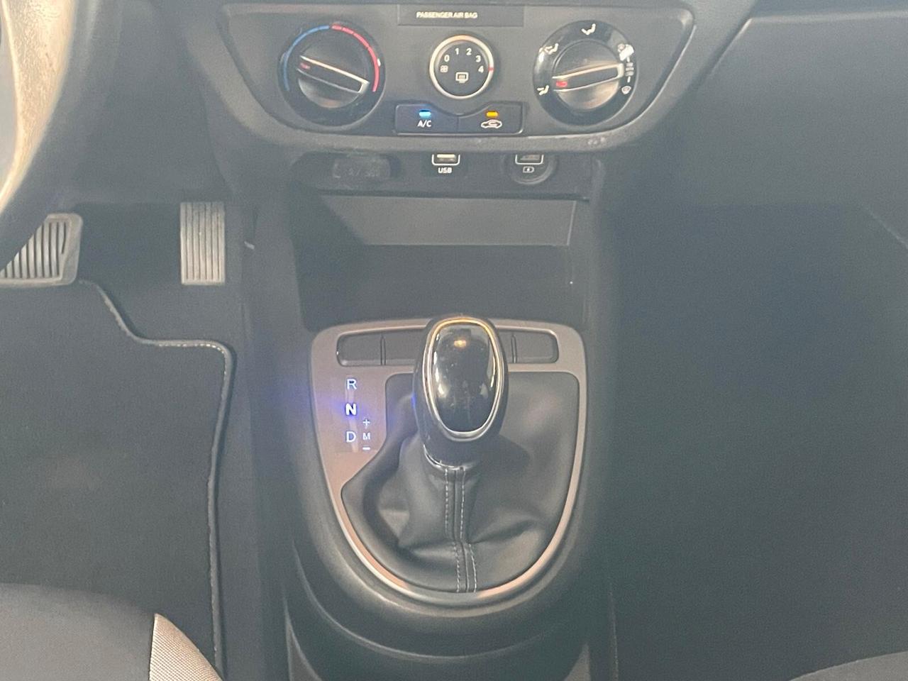 Hyundai i10 1.0 MPI 67 CV - AUTOMATICA