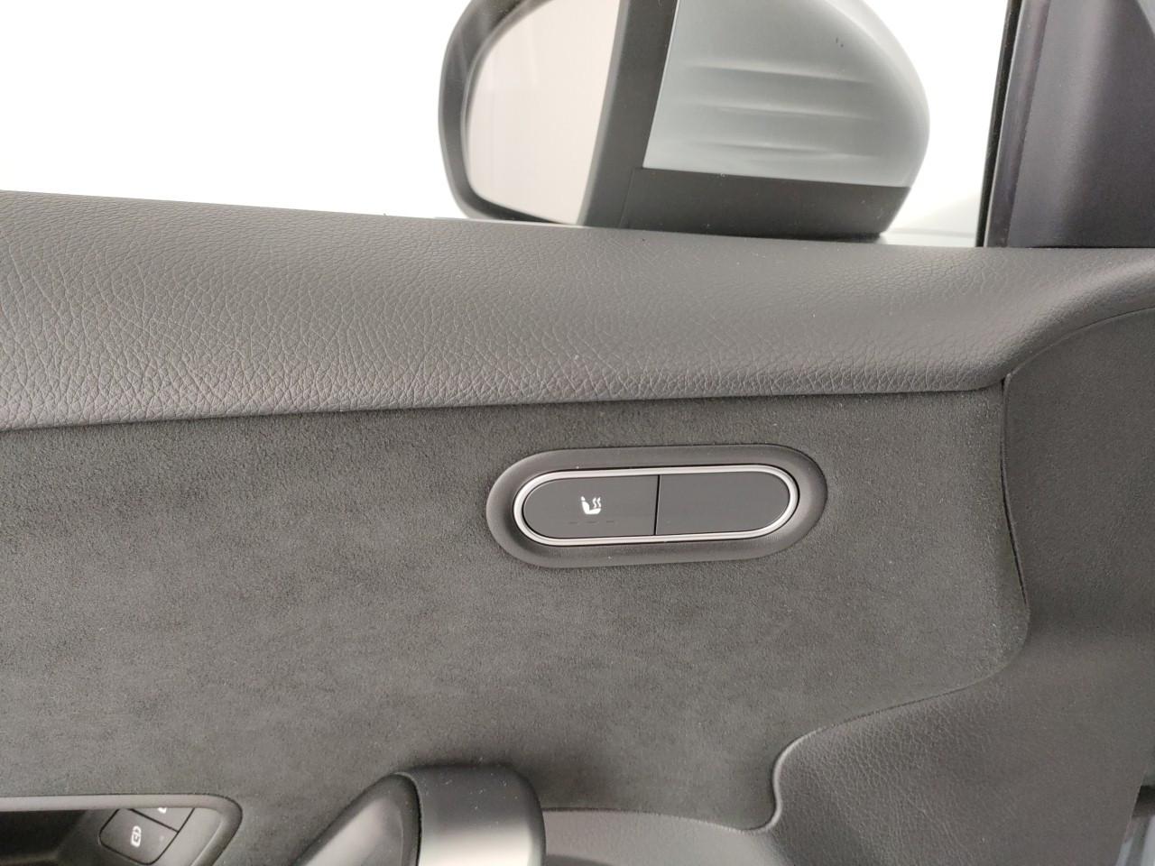 Mercedes-Benz A 180 AMG Line Advanced Plus auto