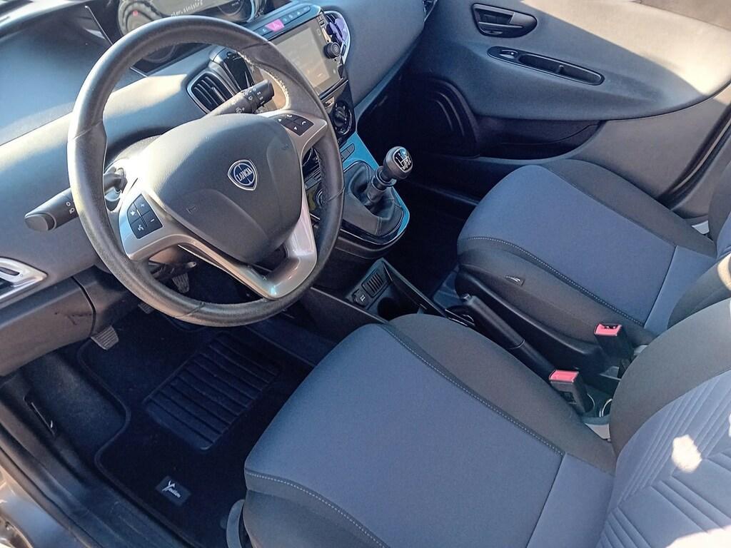Lancia Ypsilon 5 Porte 1.0 FireFly Hybrid Silver