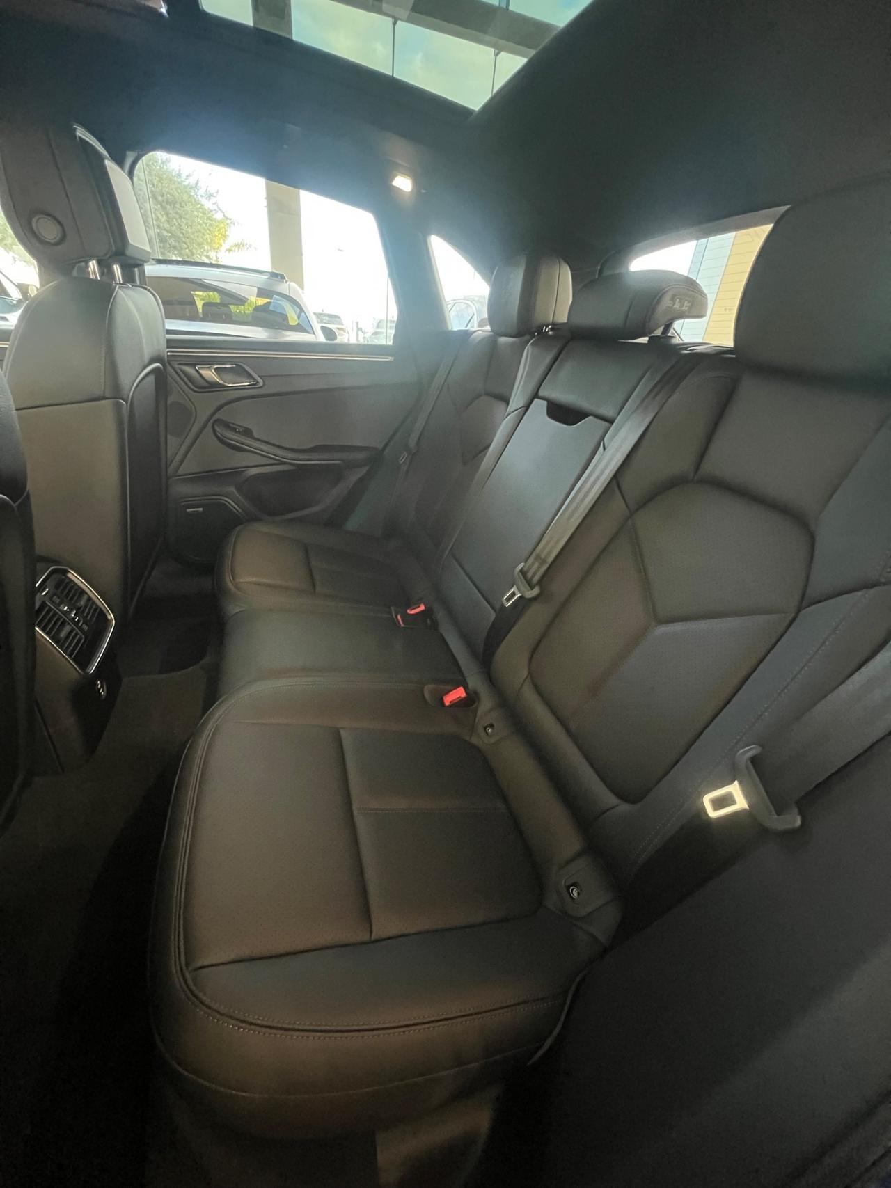 Porsche Macan 2.0 265cv pdk possibilità noleggio no scoring