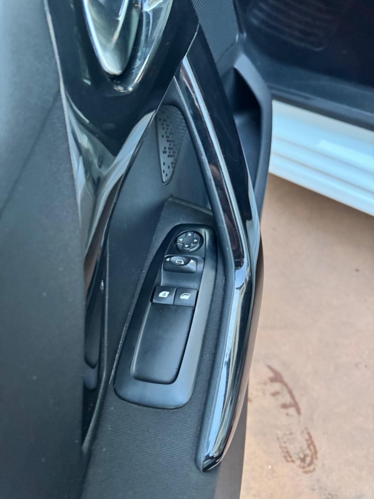 Peugeot 208 1.4 VTi 95 CV 5p. GPL Active