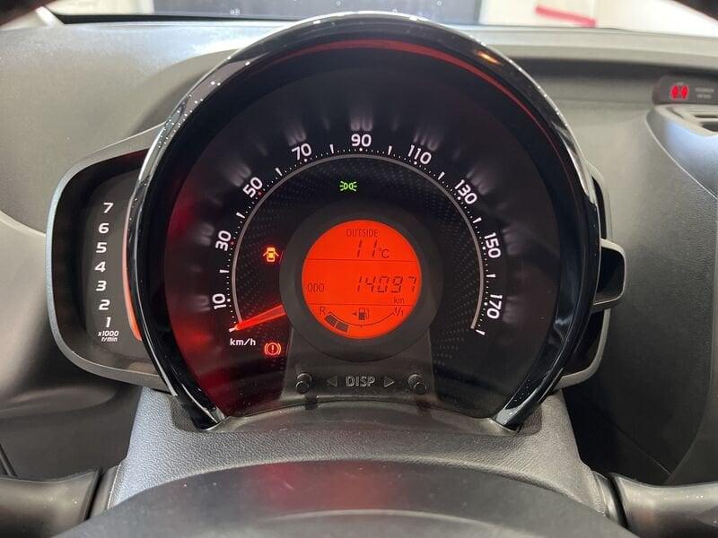 Toyota Aygo Connect 1.0 VVT-i 72 CV 5 porte x-play