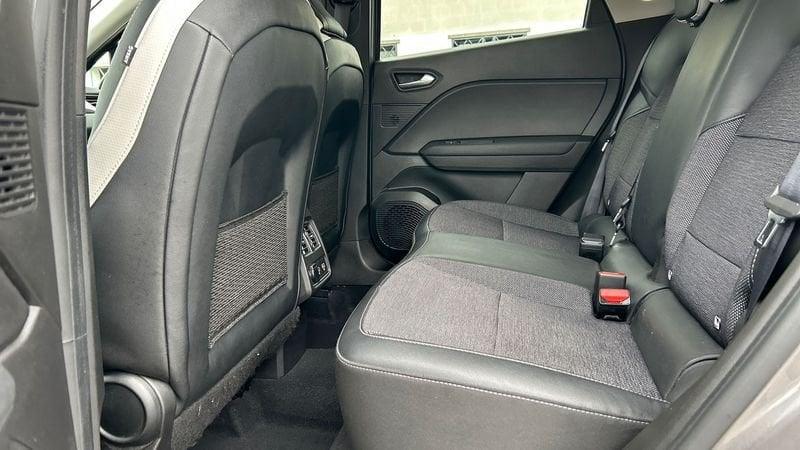Renault Captur 1.6 E-Tech hybrid Intens 145cv auto