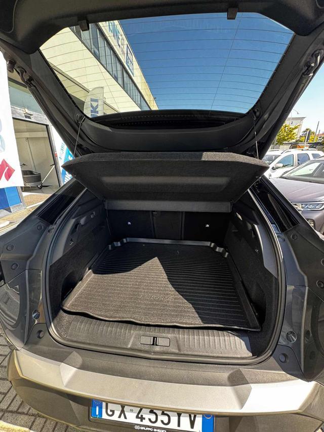 PEUGEOT 3008 Hybrid 136 e-DCS6 GT