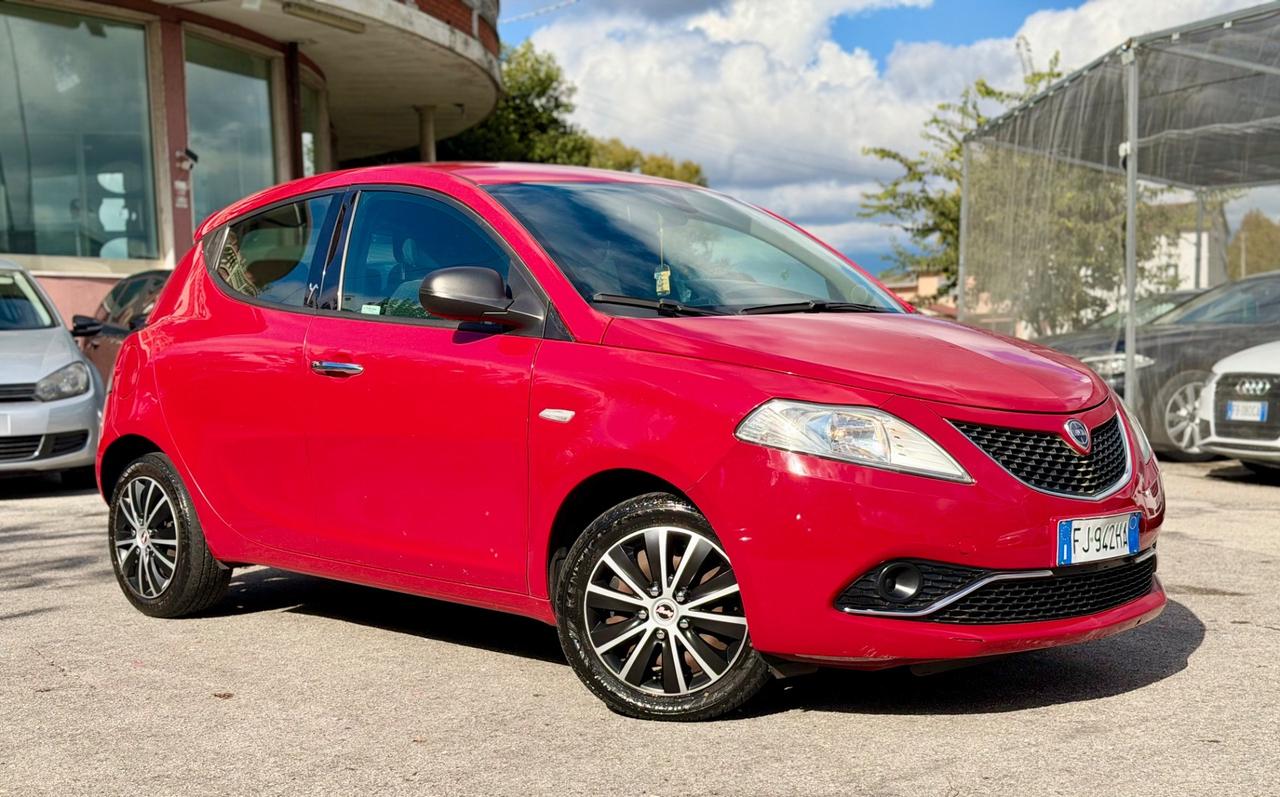Lancia Ypsilon 2017 1,3 MJET OK NEOPATENTATI GARANZIA 12 mesi ! ! !