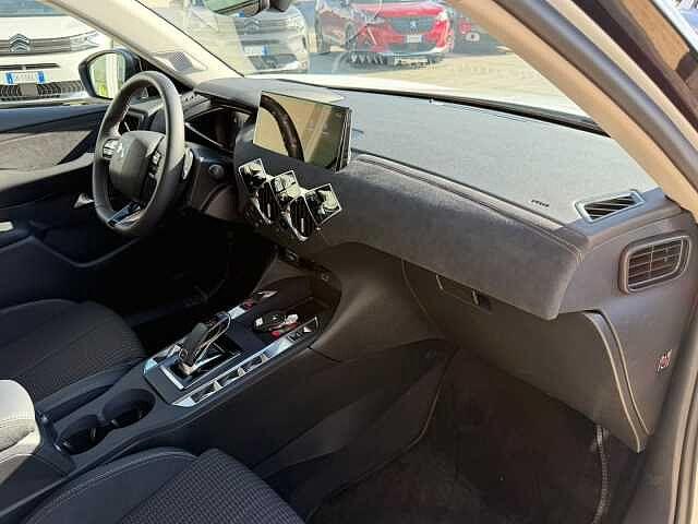 DS DS 3 3 BlueHDi 130 aut. Performance Line