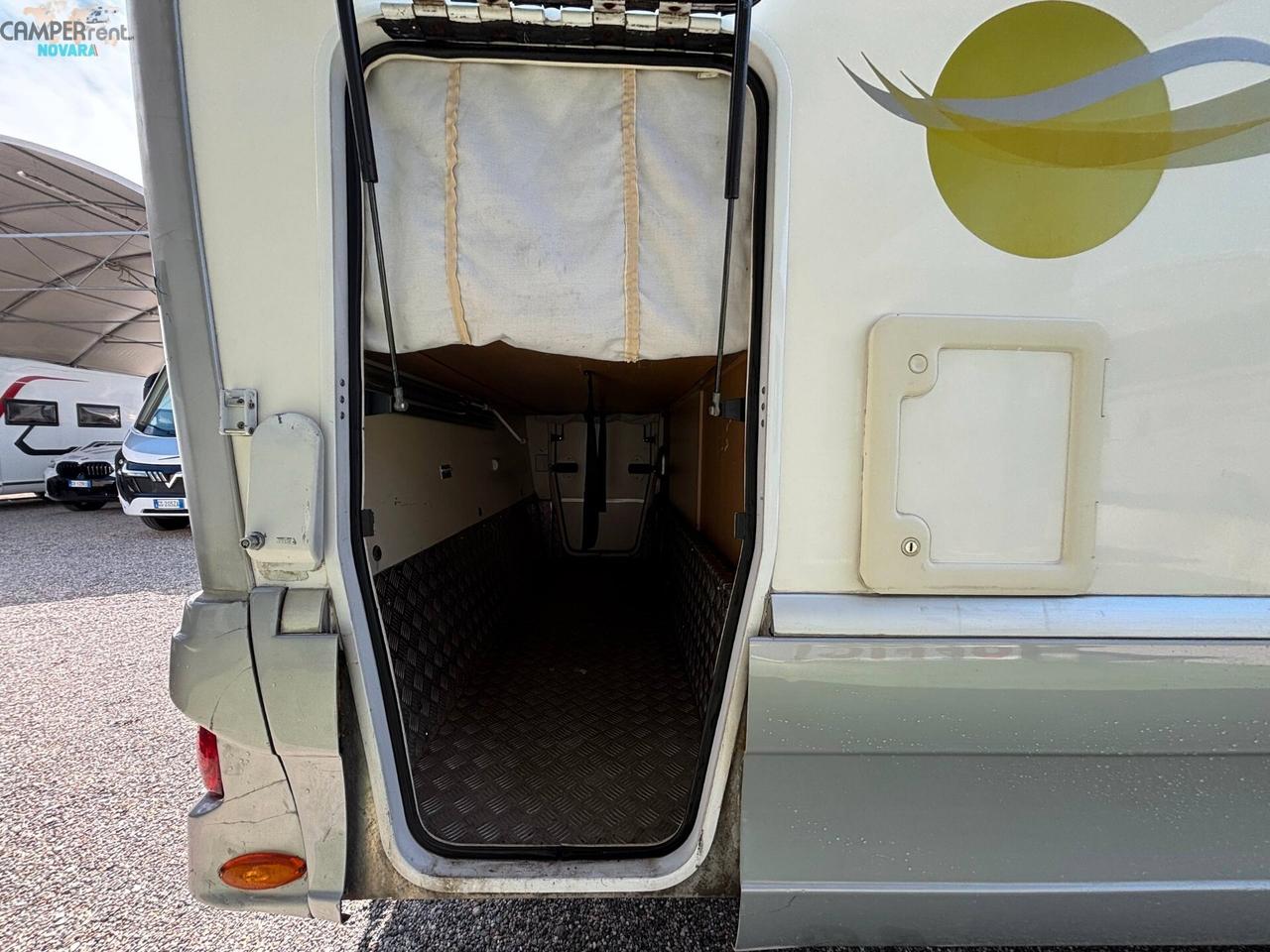 GIOTTILINE SUNNY S 210 - mansardato con doppia Dinette e letti a castello in coda