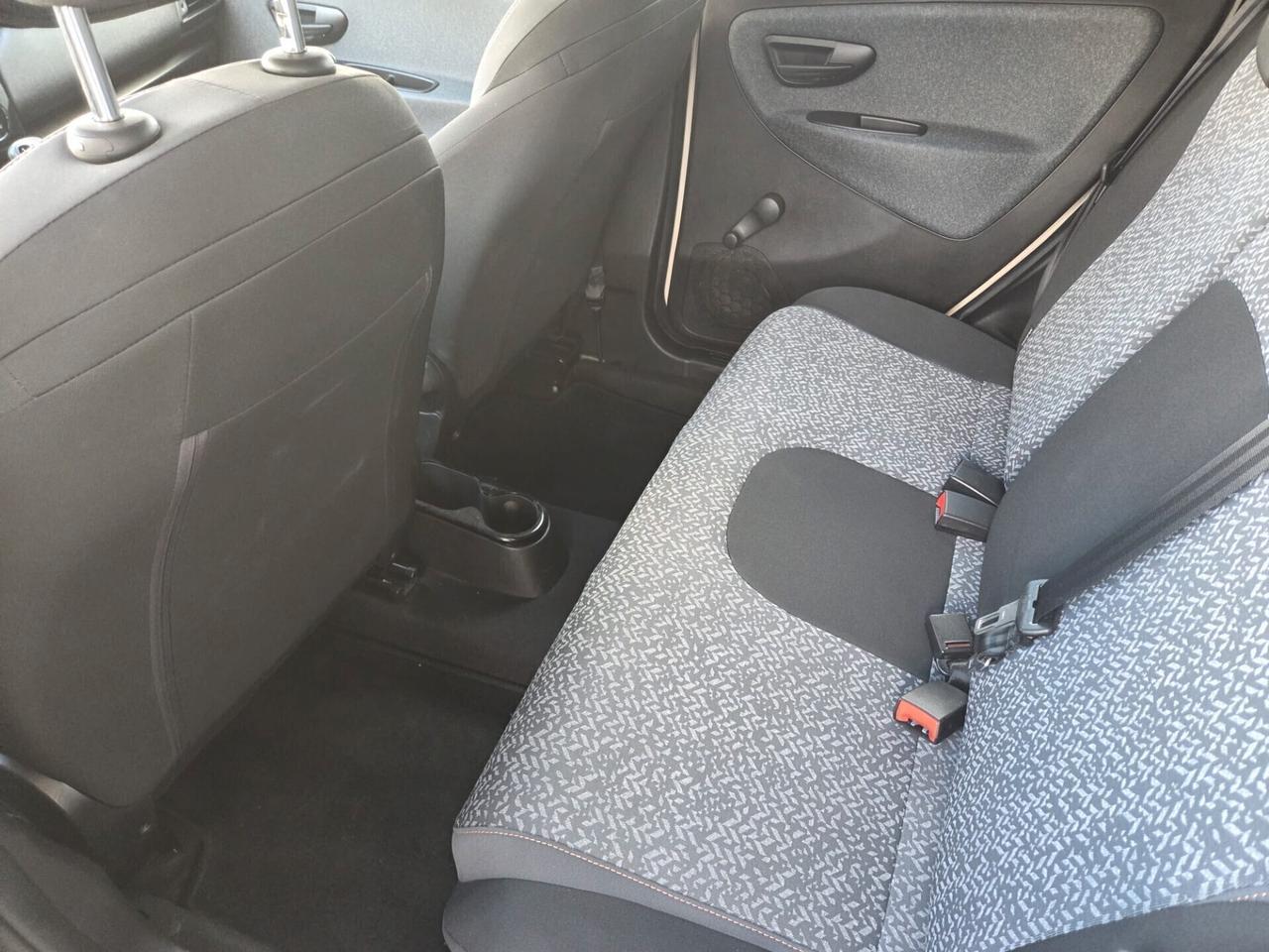 Lancia Ypsilon 1.2 69 CV 5 porte Gold Neopatentati !!