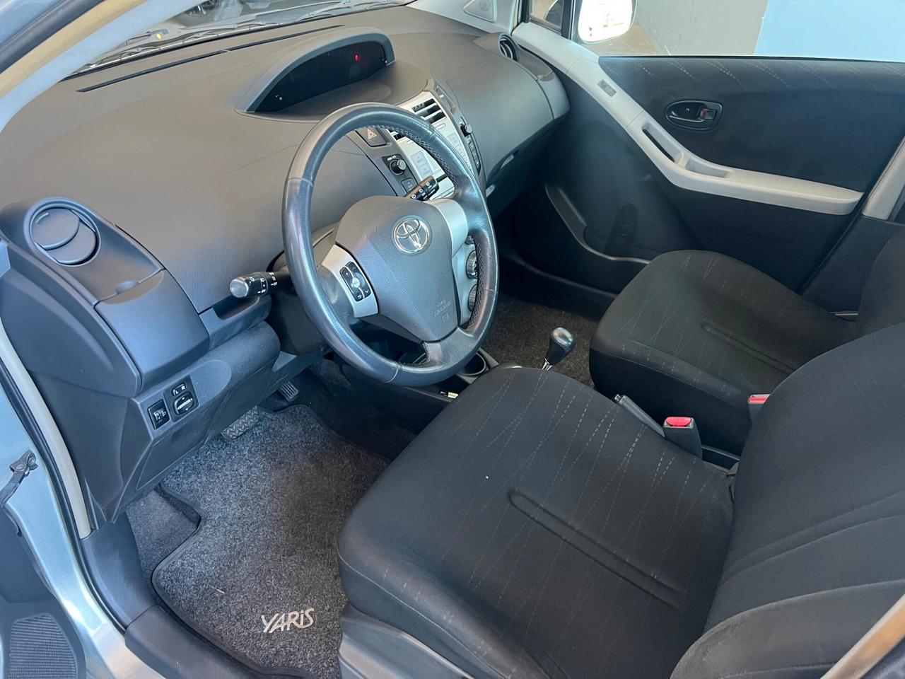Toyota Yaris 1.3 5 porte/ok neopatentati
