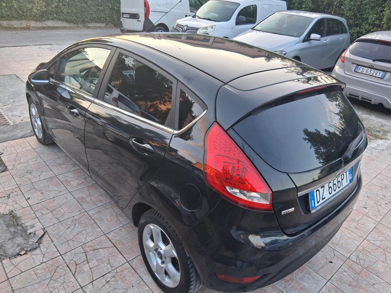 Ford Fiesta 1.4 TDCi 70CV 5 porte Titanium