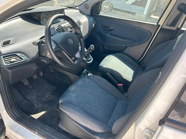 Lancia Ypsilon 2023 1.0 FireFly 5 porte S&S Hybrid Gold sinistrata incidentata