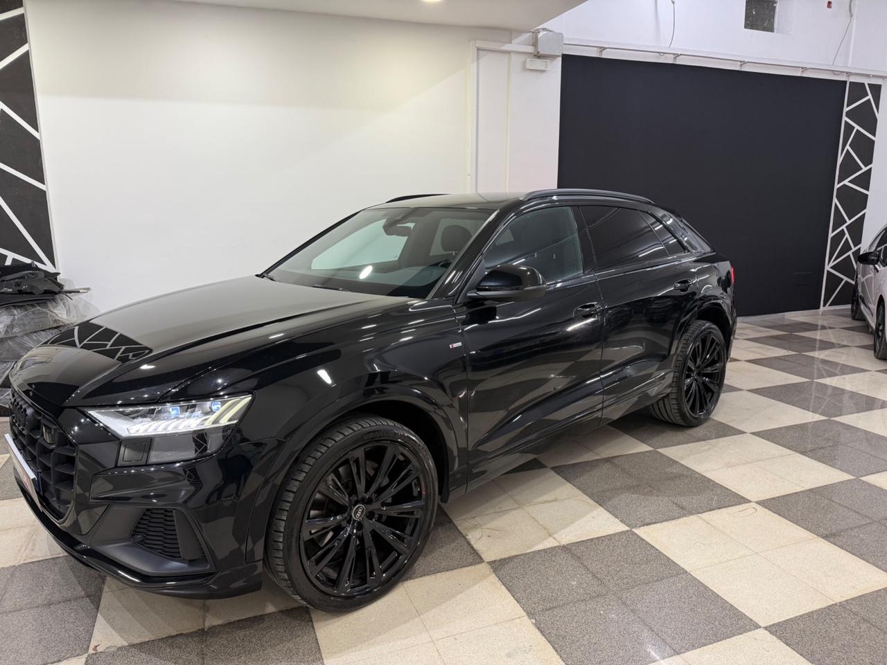 Audi Q8 45 TDI quattro S Line Full optional