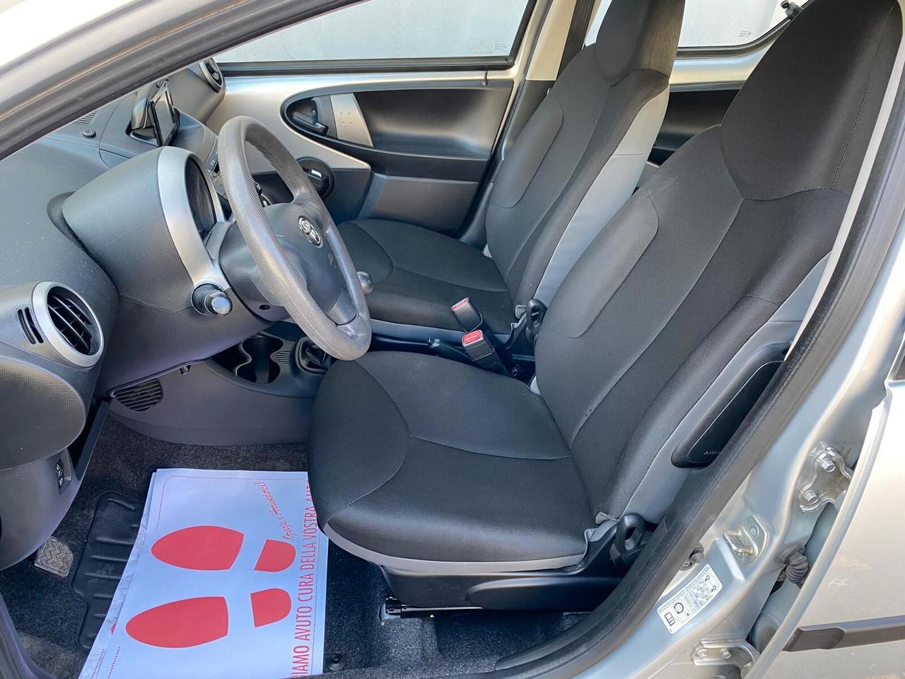 Toyota Aygo 1.0 12V VVT-i 5 porte Active Connect