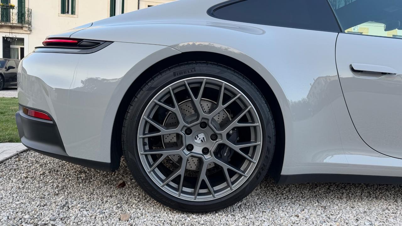 Porsche 911 Carrera 992.2