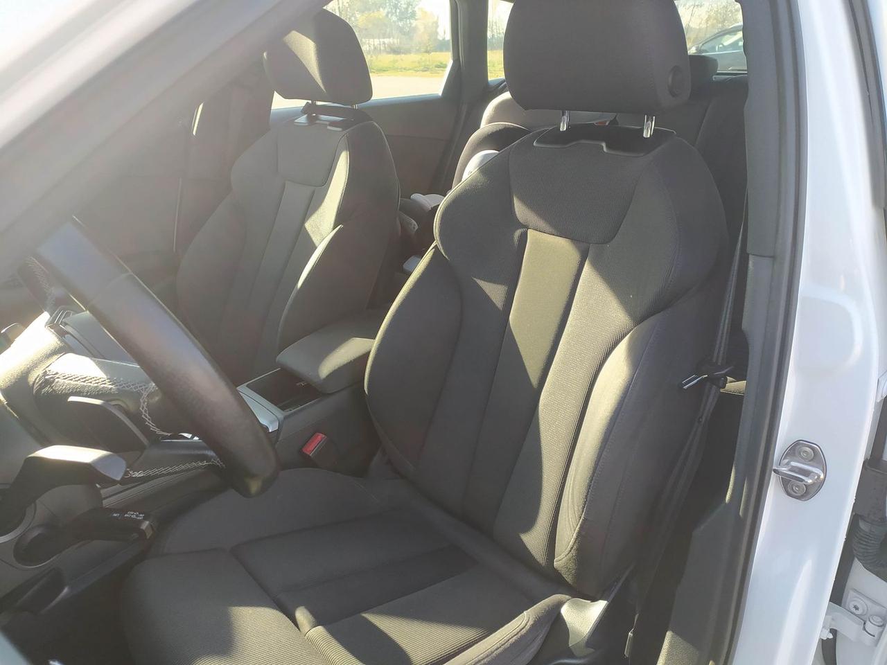 Audi A4 Business Advanced 2.0 35 TDI MHEV #8151