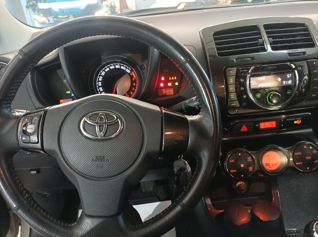 Toyota Urban Cruiser 1.4 D-4D AWD 2012- SOLO 94000KM